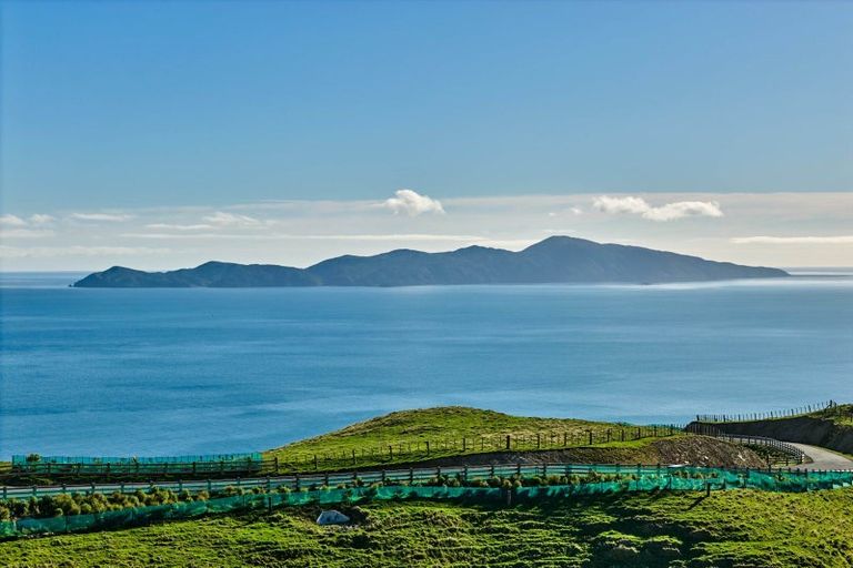 Photo of property in 1275 Paekakariki Hill Road, Paekakariki Hill, Porirua, 5381