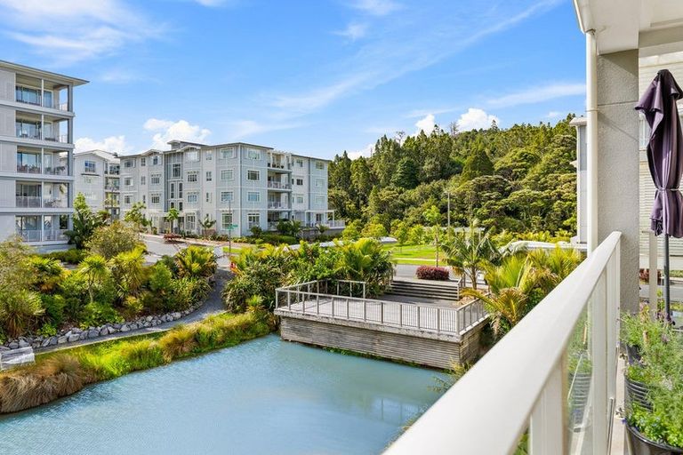 Photo of property in 77 Parkside Drive, Orewa, 0931