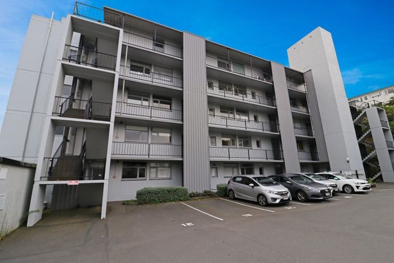 Photo of property in Manston Apartments, 3e/145 Ohiro Road, Brooklyn, Wellington, 6021