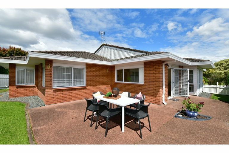 Photo of property in 16 Crampton Court, Orewa, 0931