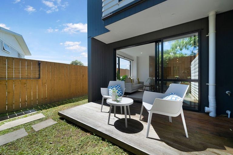 Photo of property in 2e Milich Terrace, Te Atatu South, Auckland, 0610