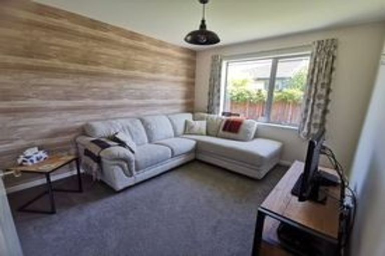 Photo of property in 8 Awarua Road, Pegasus, 7612