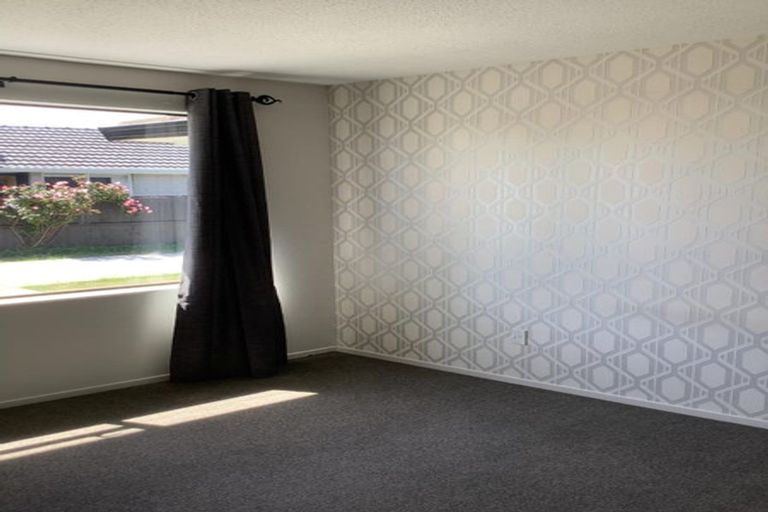 Photo of property in 26 Heathglen Avenue, Parklands, Christchurch, 8083