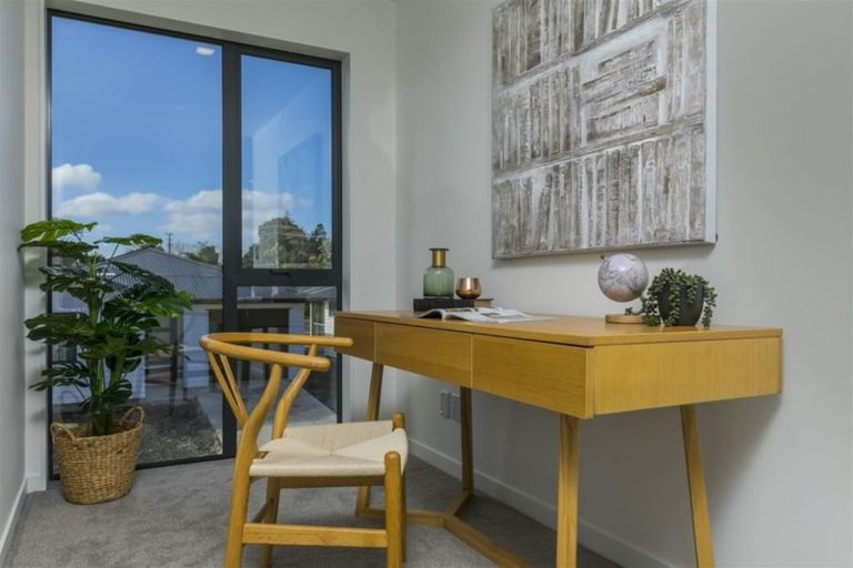 Photo of property in 14 Sauterne Road, Kumeu, 0810