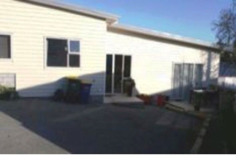 Photo of property in 9b Mackwood Place, Birkdale, Auckland, 0626