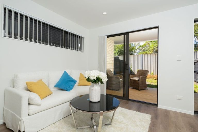 Photo of property in 21 Tukari Lane, Mangere Bridge, Auckland, 2022