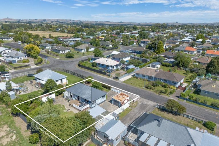 Photo of property in 2 Savage Crescent, Waipukurau, 4200