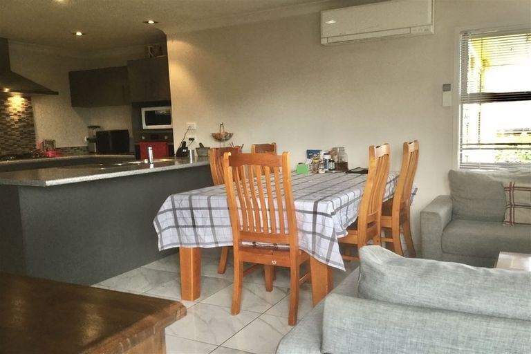 Photo of property in 194b Sturges Road, Henderson, Auckland, 0612