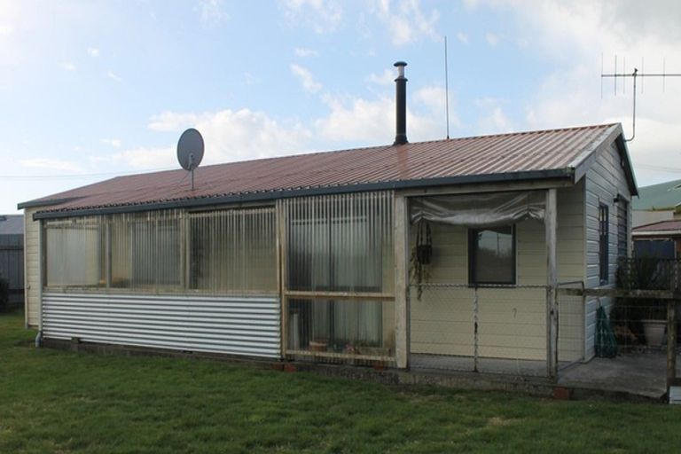 Photo of property in 22 Shelswell Street, Westport, 7825