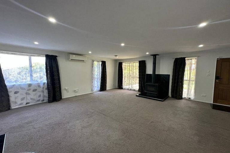 Photo of property in 15 Leo Street, Glen Eden, Auckland, 0602