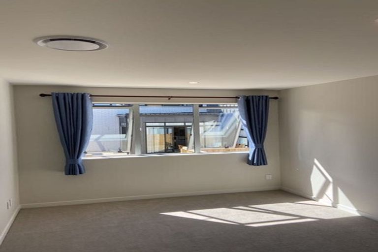 Photo of property in 16 Gecko Road, Hobsonville, Auckland, 0616