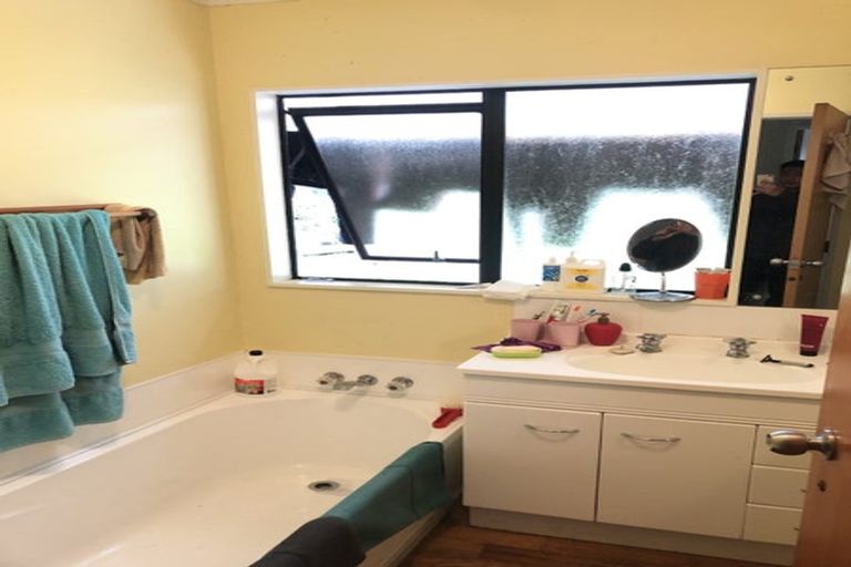 Photo of property in 1/26 Anne Mclean Drive, Bayview, Auckland, 0629