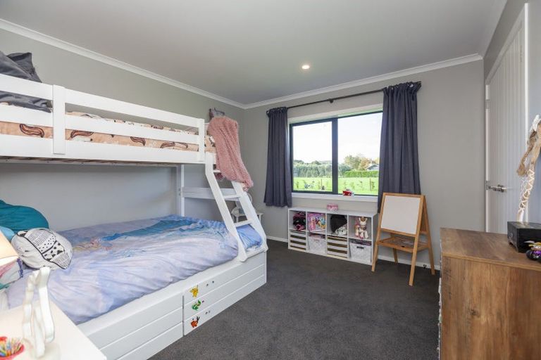 Photo of property in 12 Faydon Close, Ohau, Levin, 5570