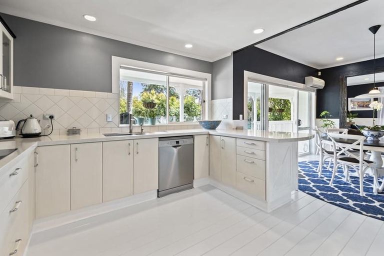 Photo of property in 2/13a Sandspit Road, Cockle Bay, Auckland, 2014