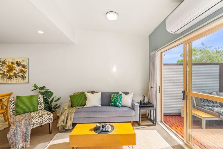 Photo of property in 1/206 Manuka Road, Bayview, Auckland, 0629