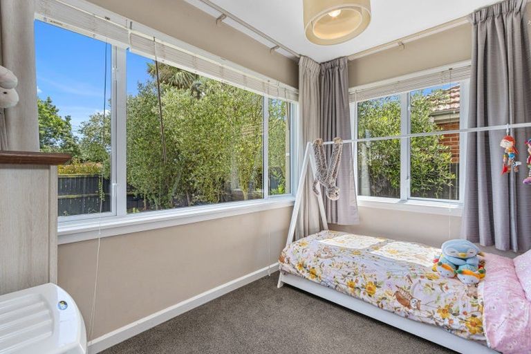 Photo of property in 1/89 Aorangi Road, Bryndwr, Christchurch, 8053