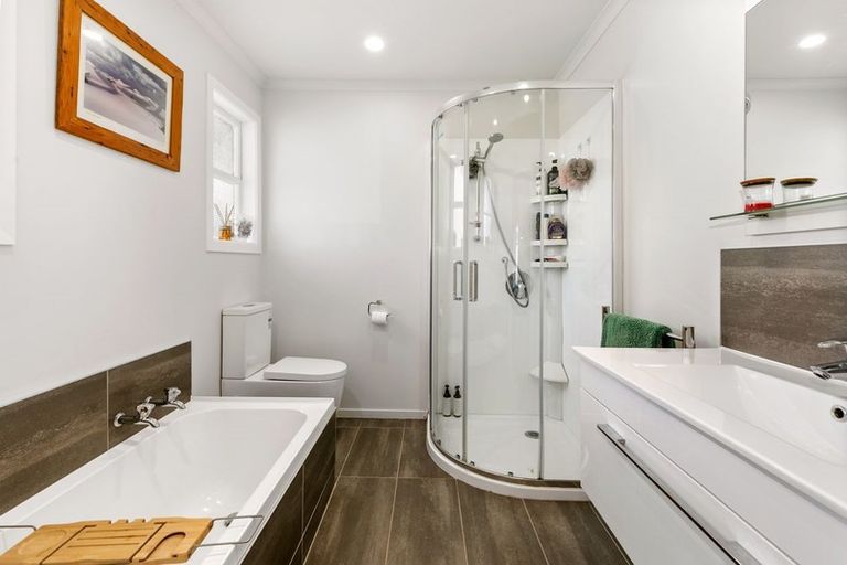 Photo of property in 62 Main Road, Wainuiomata, Lower Hutt, 5014