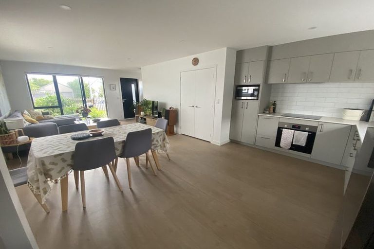 Photo of property in 1/5 Brandon Road, Glen Eden, Auckland, 0602