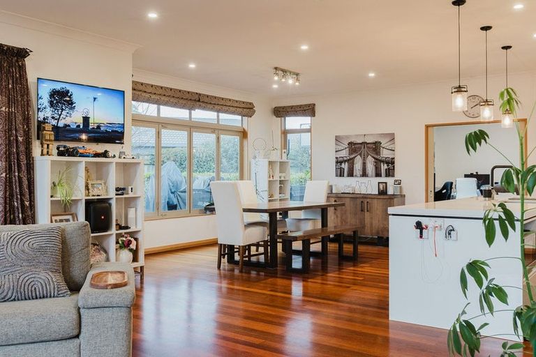 Photo of property in 15 Bouvardia Avenue, Milson, Palmerston North, 4414