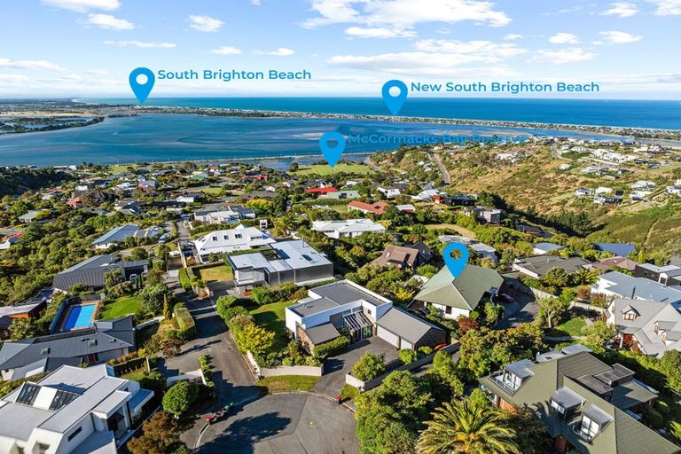 Photo of property in 10 Luxton Place, Mount Pleasant, Christchurch, 8081