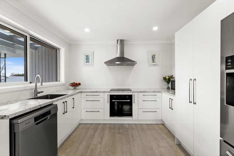 Photo of property in 33 Romanes Drive, Havelock North, 4130