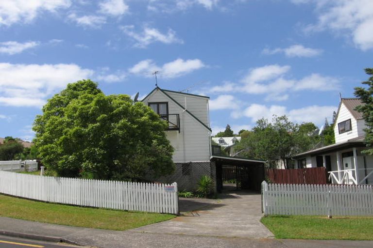 Photo of property in 1/36 Gatman Street, Birkdale, Auckland, 0626