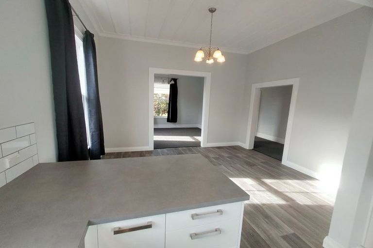 Photo of property in 37 Ross Street, Woodville, 4920