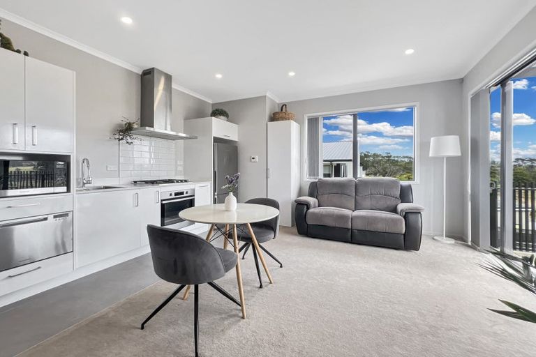 Photo of property in 24 Pukewhero Rise, Westgate, Auckland, 0614