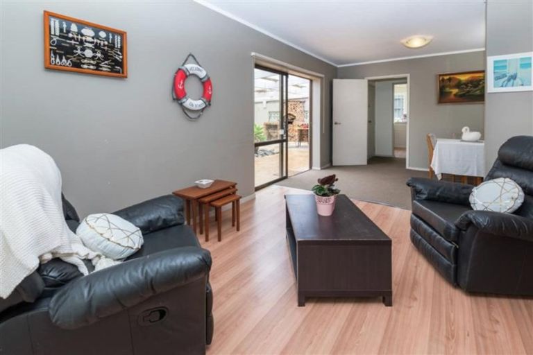 Photo of property in 83 Alexander Street, Cockle Bay, Auckland, 2014