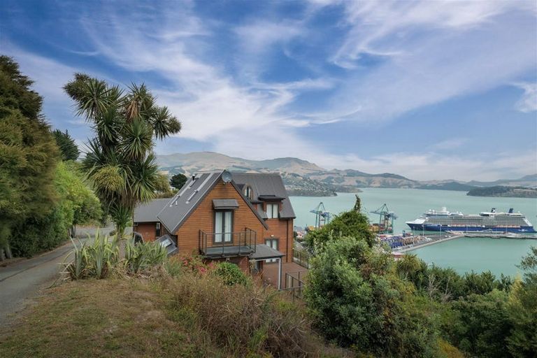 Photo of property in 30 Gilmour Terrace, Lyttelton, 8082