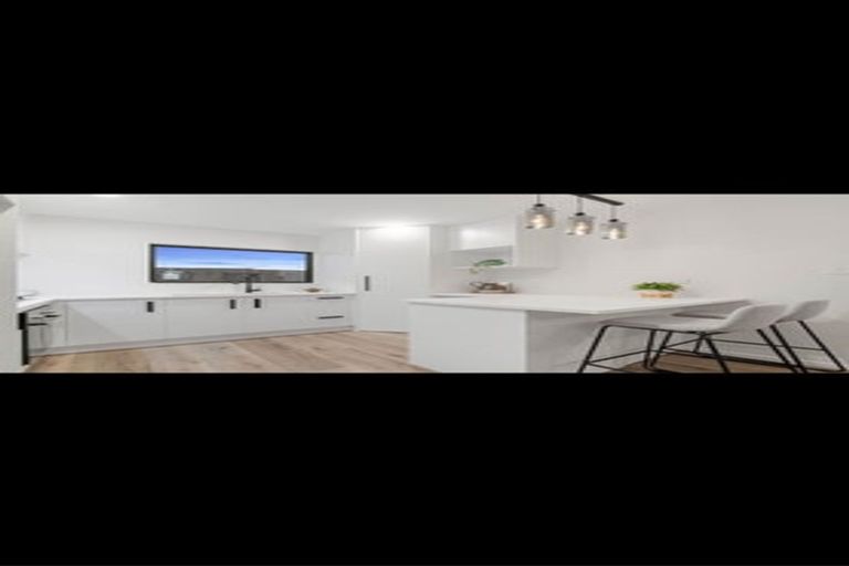 Photo of property in 67b Hutchinsons Road, Bucklands Beach, Auckland, 2014