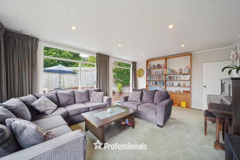 Photo of property in 40 Kamahi Street, Stokes Valley, Lower Hutt, 5019