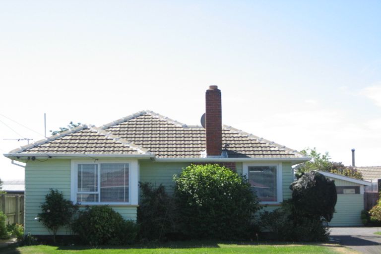 Photo of property in 25 Vancouver Crescent, Wainoni, Christchurch, 8061