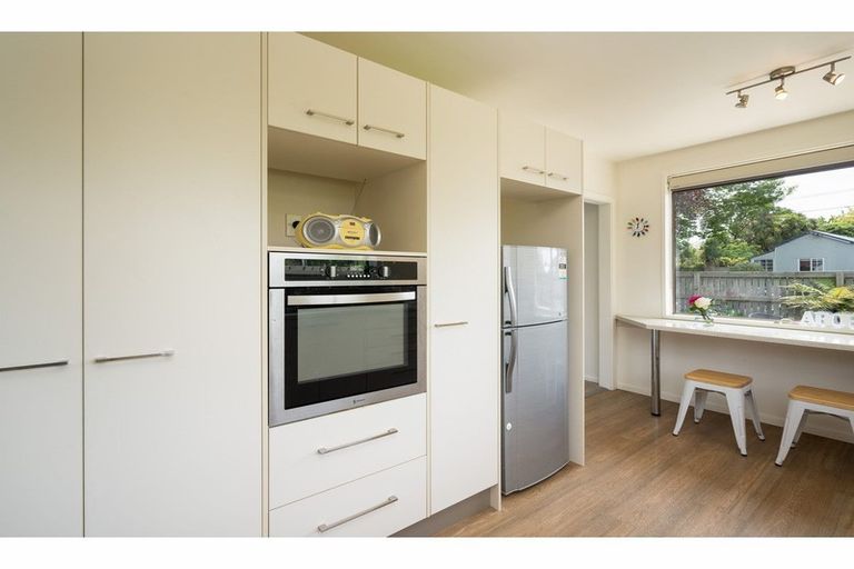 Photo of property in 1/11 Young Street, Somerfield, Christchurch, 8024