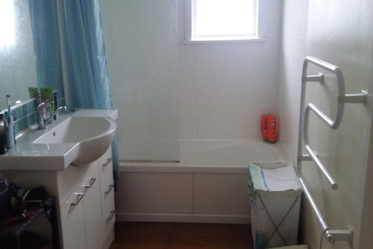 Photo of property in 16 Nandana Drive, Glen Eden, Auckland, 0602