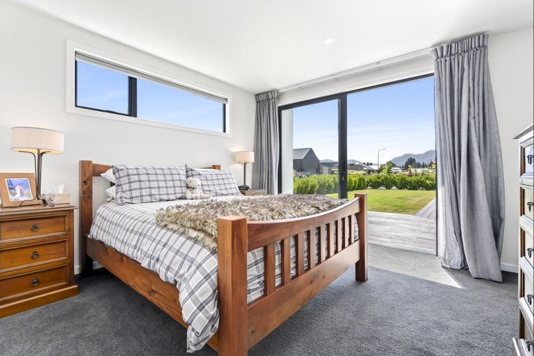 Photo of property in 19 Pounamu Avenue, Albert Town, Wanaka, 9305