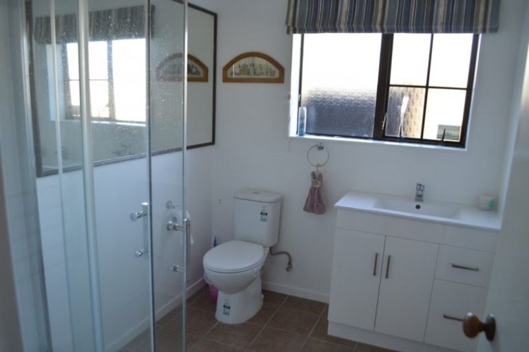 Photo of property in 94 Oxford Street, Tawa, Wellington, 5028