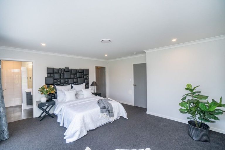 Photo of property in 7 Hartwell Drive, Kelvin Grove, Palmerston North, 4470