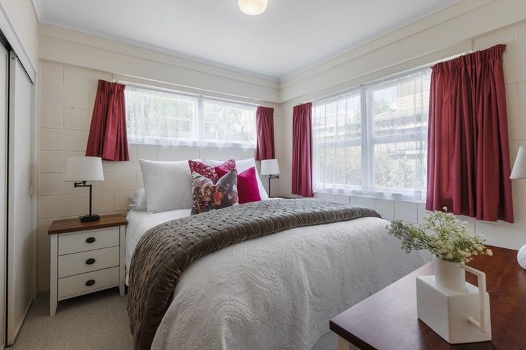 Photo of property in 3/10 Shakespeare Road, Milford, Auckland, 0620