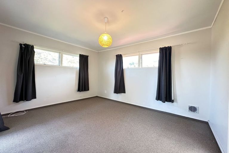 Photo of property in 38 Wyoming Avenue, Murrays Bay, Auckland, 0630