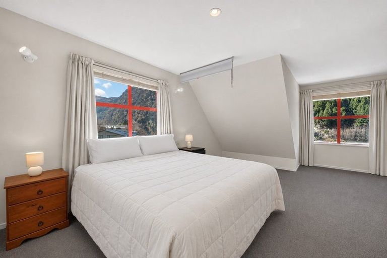 Photo of property in 8a Kiely Lane, Queenstown, 9300