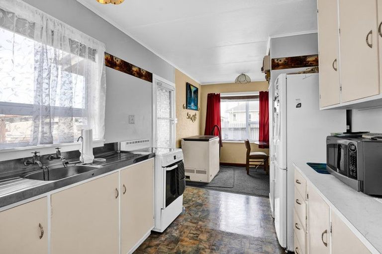 Photo of property in 42 Egmont Street, Hawera, 4610