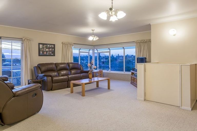 Photo of property in 19 Bellevue Road, Brookfield, Tauranga, 3110