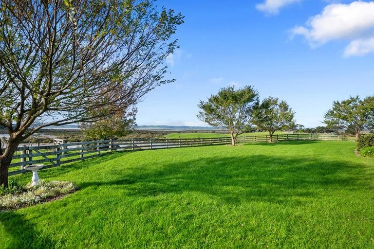 Photo of property in 68d Tuparekura Road, South Head, Helensville, 0874
