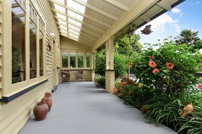 Photo of property in 1 Oakley Avenue, Claudelands, Hamilton, 3214