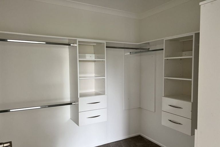 Photo of property in 11 Bangla Place, Massey, Auckland, 0614