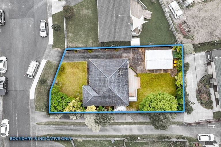 Photo of property in 50 Allington Road, Massey, Auckland, 0614