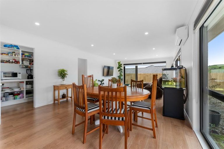 Photo of property in 37 Urumaraki Avenue, Helensville, 0800