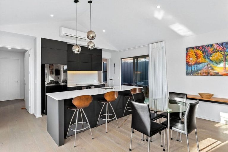 Photo of property in 8 The Heights Avenue, Wanaka, 9305