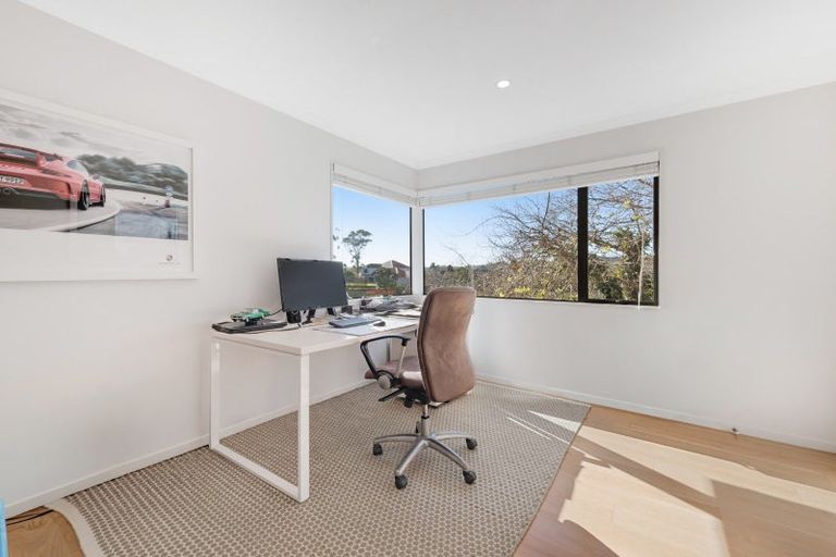 Photo of property in 27b Tamaki Bay Drive, Pakuranga, Auckland, 2010